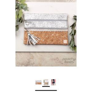 NWT Peachy Keen Woman’s Cork Screw/Silver/Sparkle “The Versi Bag”